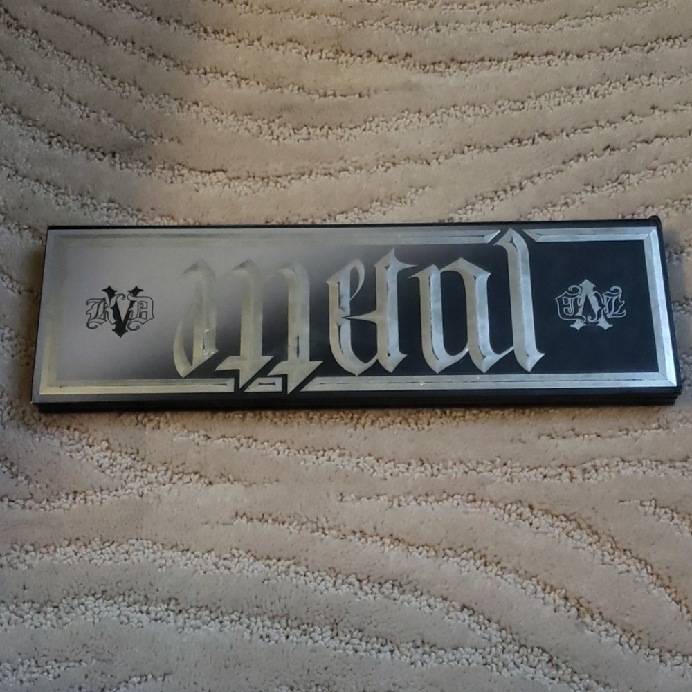 Limited Edition Kat Von D Metal Matte Palette